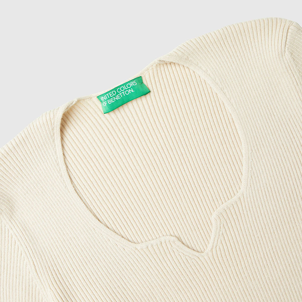 Benetton Sweatersweetheart Neck