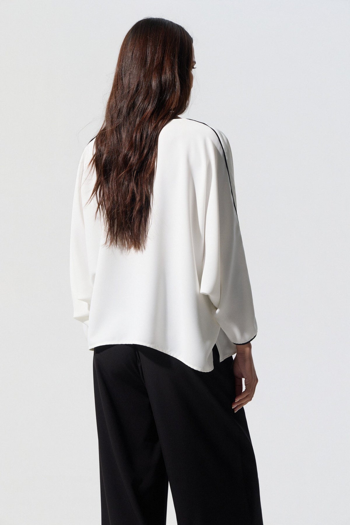 BSB Long-sleeved two-tone blouse