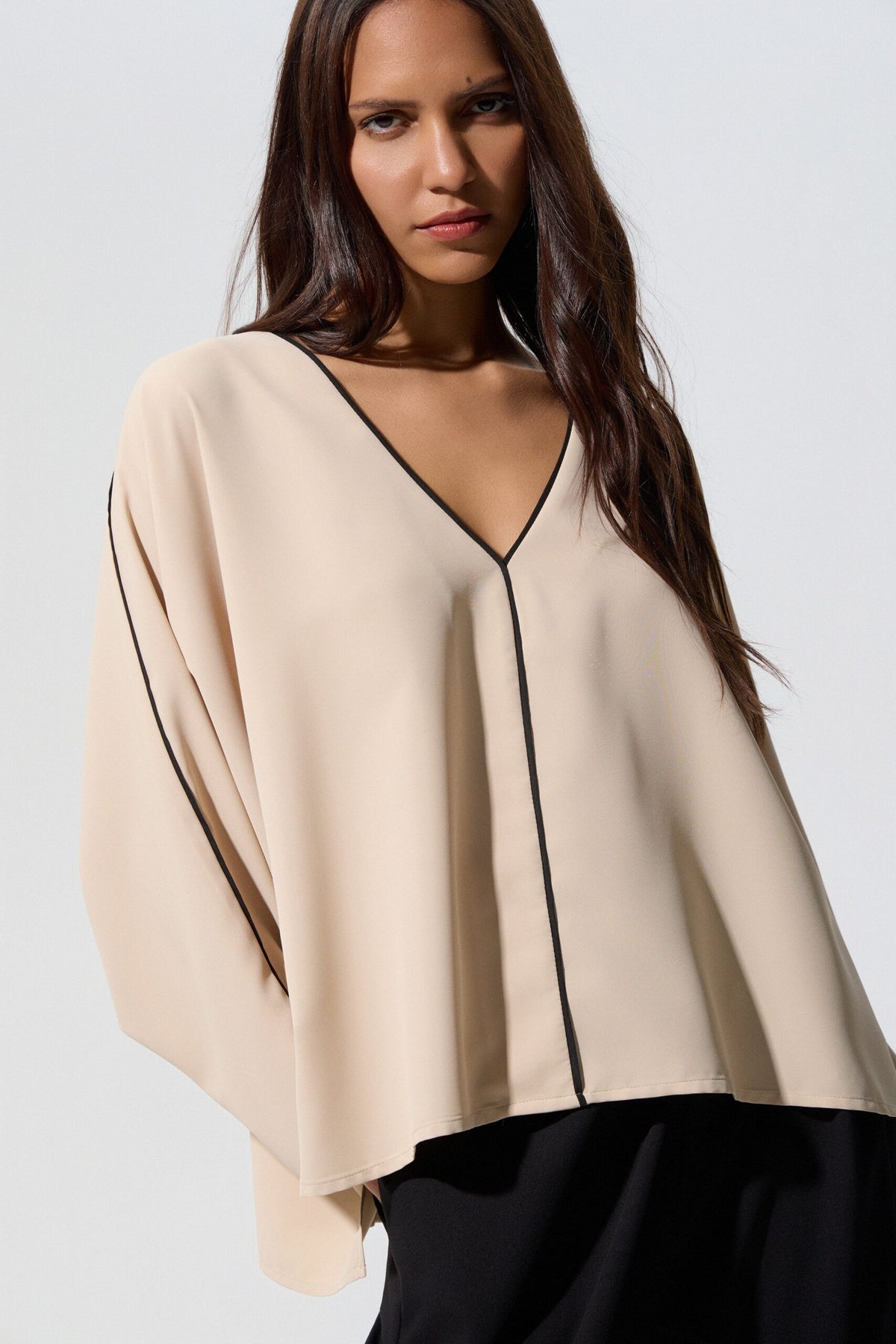 BSB Long-sleeved two-tone blouse