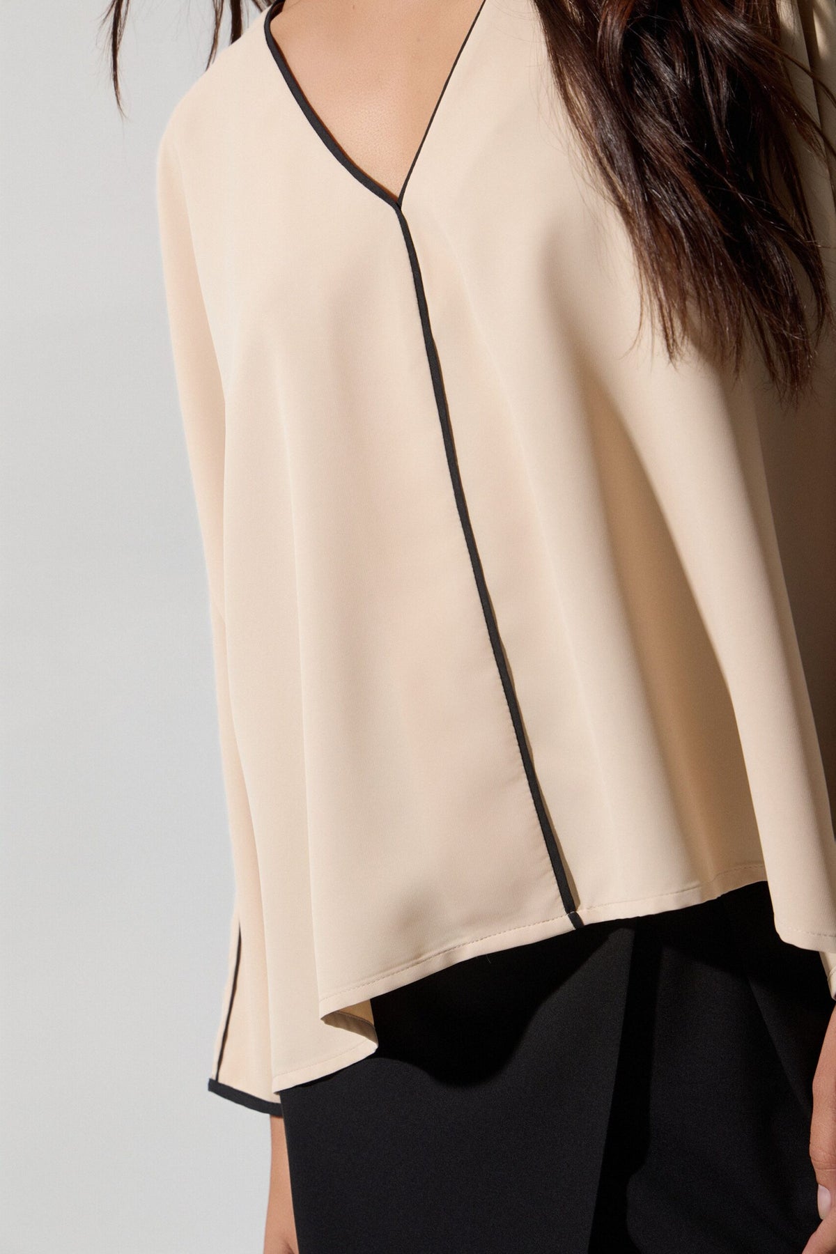 BSB Long-sleeved two-tone blouse