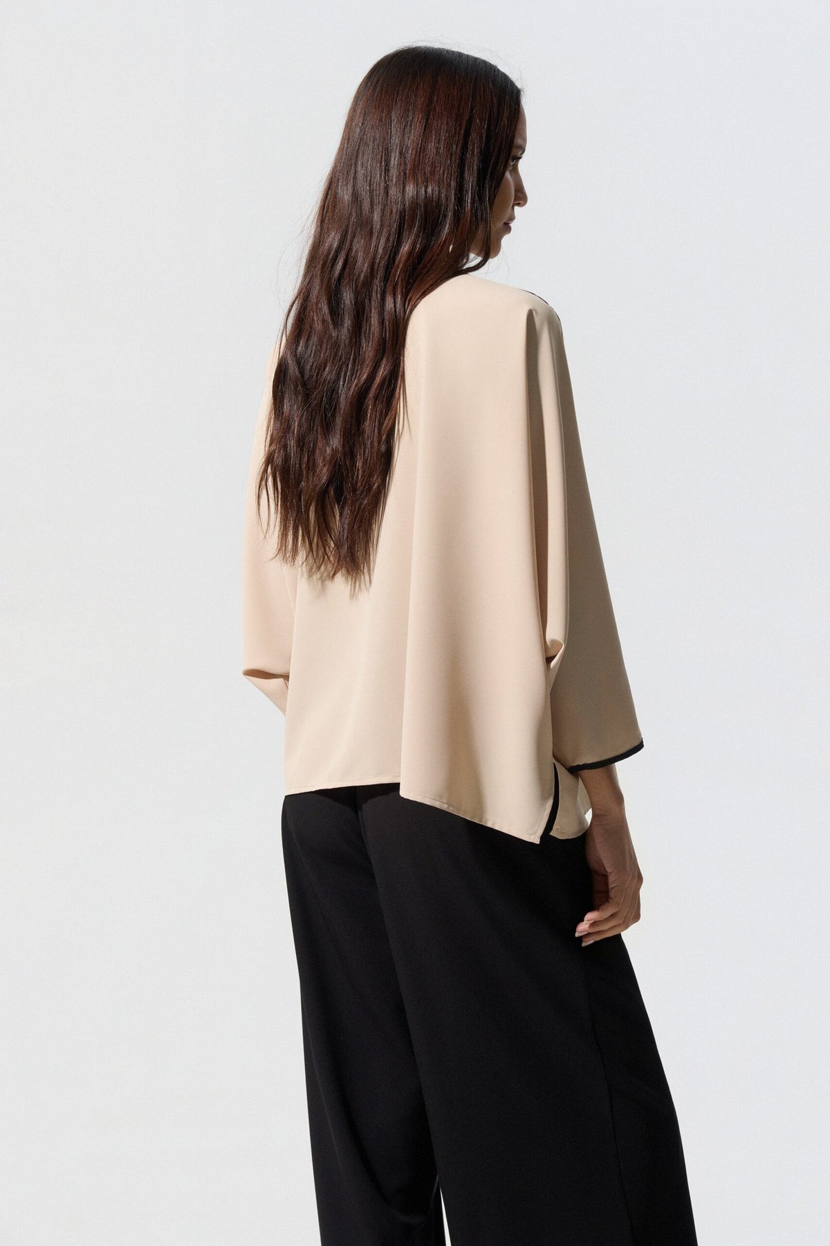 BSB Long-sleeved two-tone blouse
