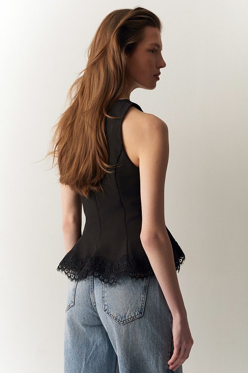 BSB Sleeveless V top with lace