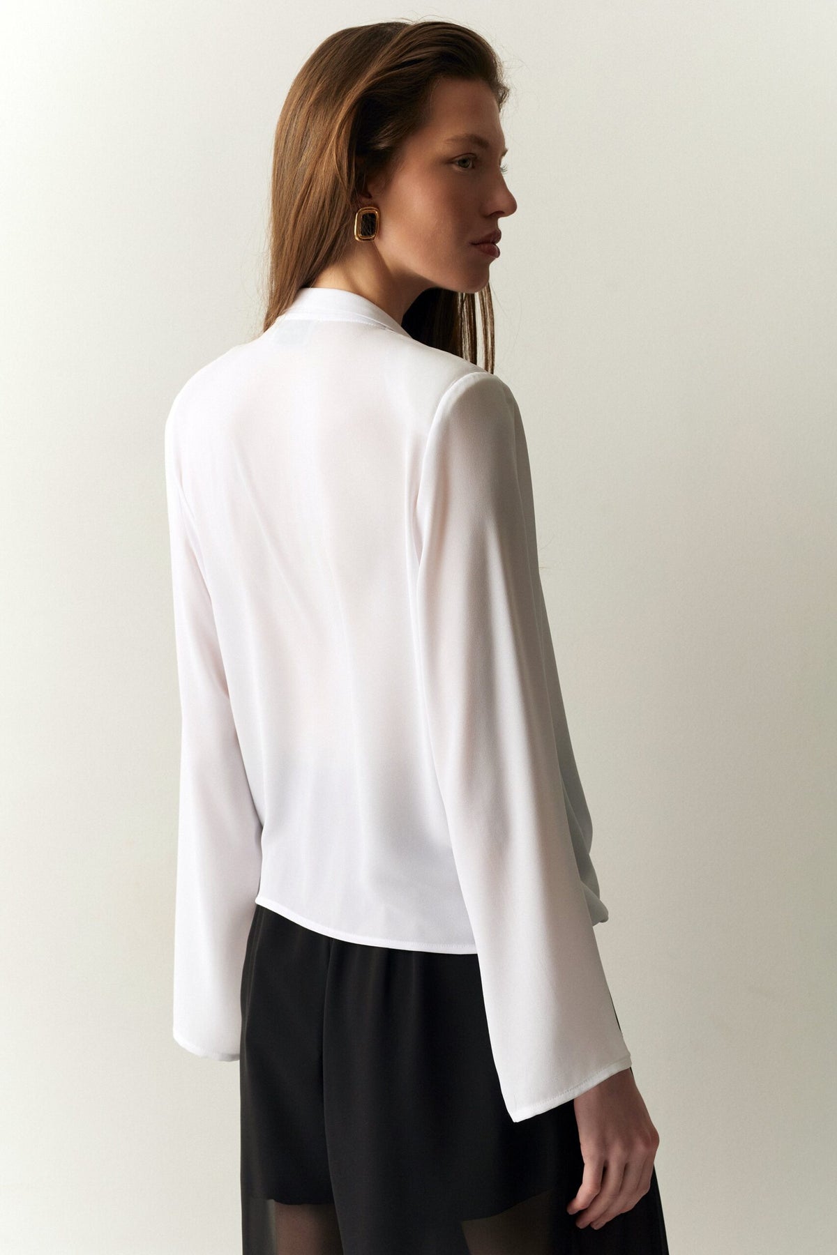 BSB Long sleeves wrap blouse with chain