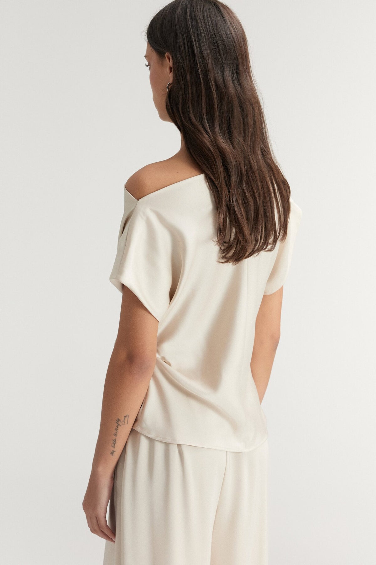 BSB Satin blouse with one shoulder