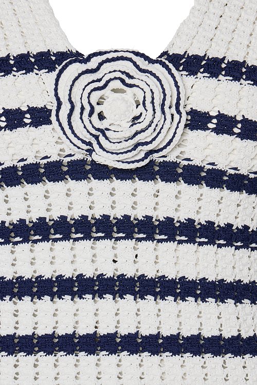 BSB Knitted blouse with applique flower