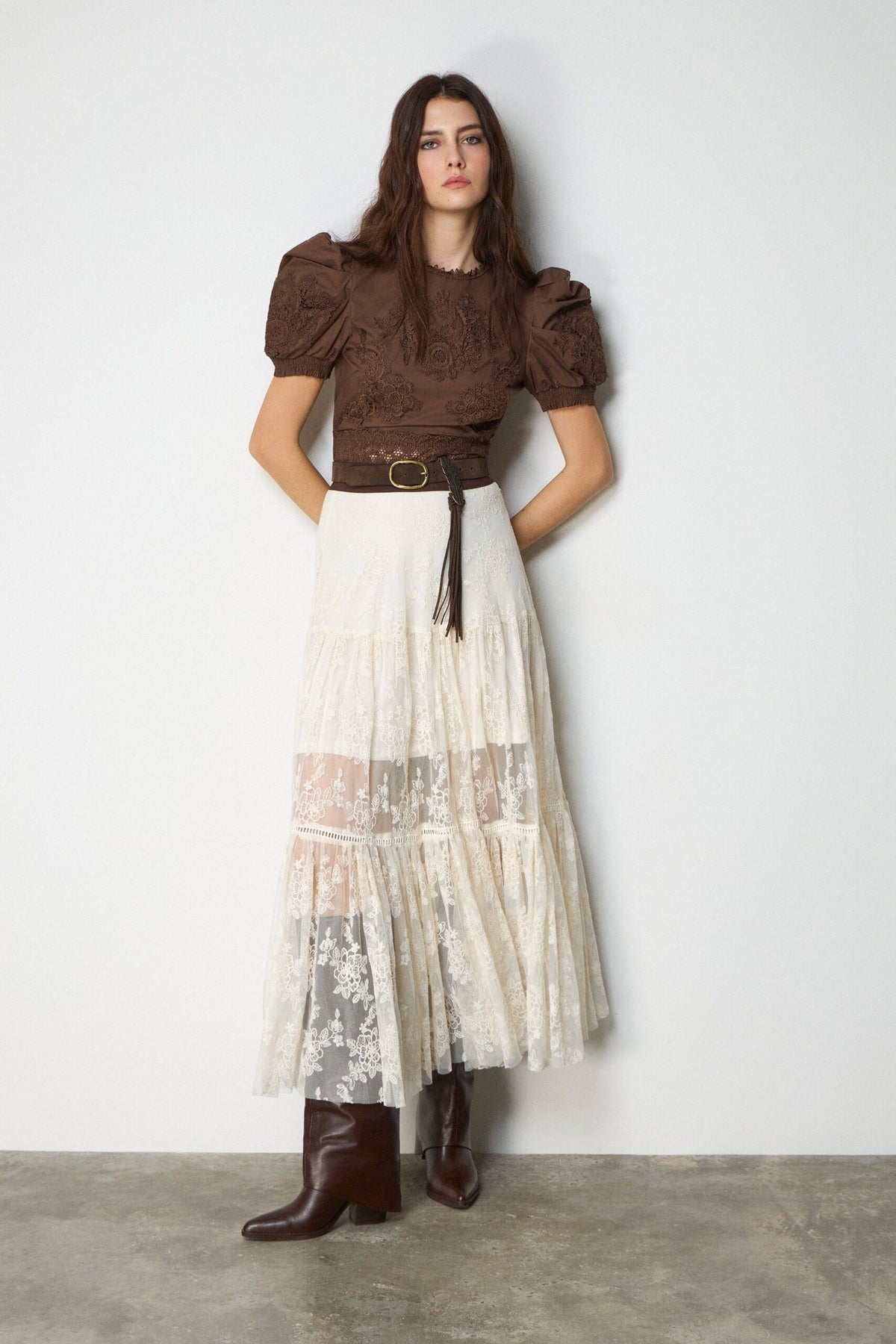 BSB Lace blouse with puffed shoulders