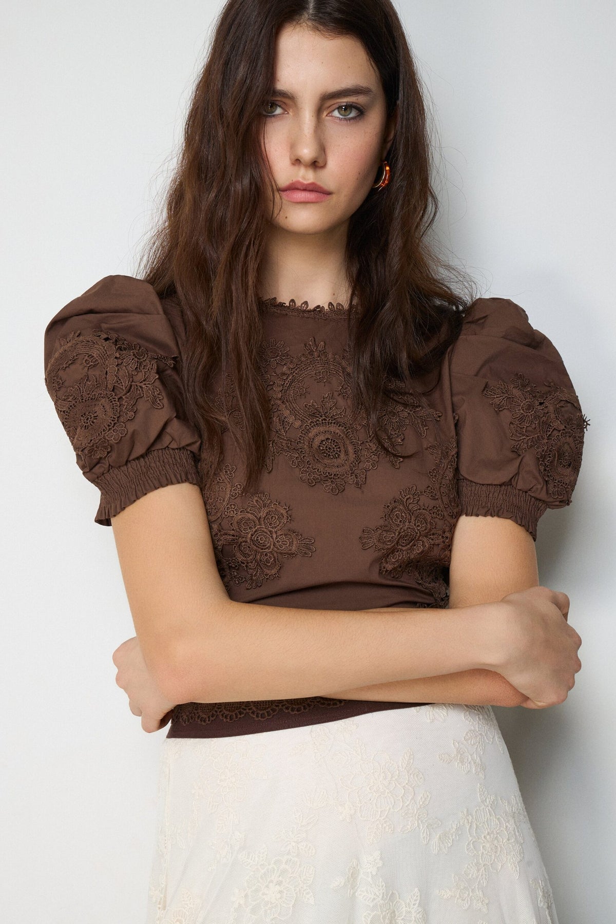 BSB Lace blouse with puffed shoulders