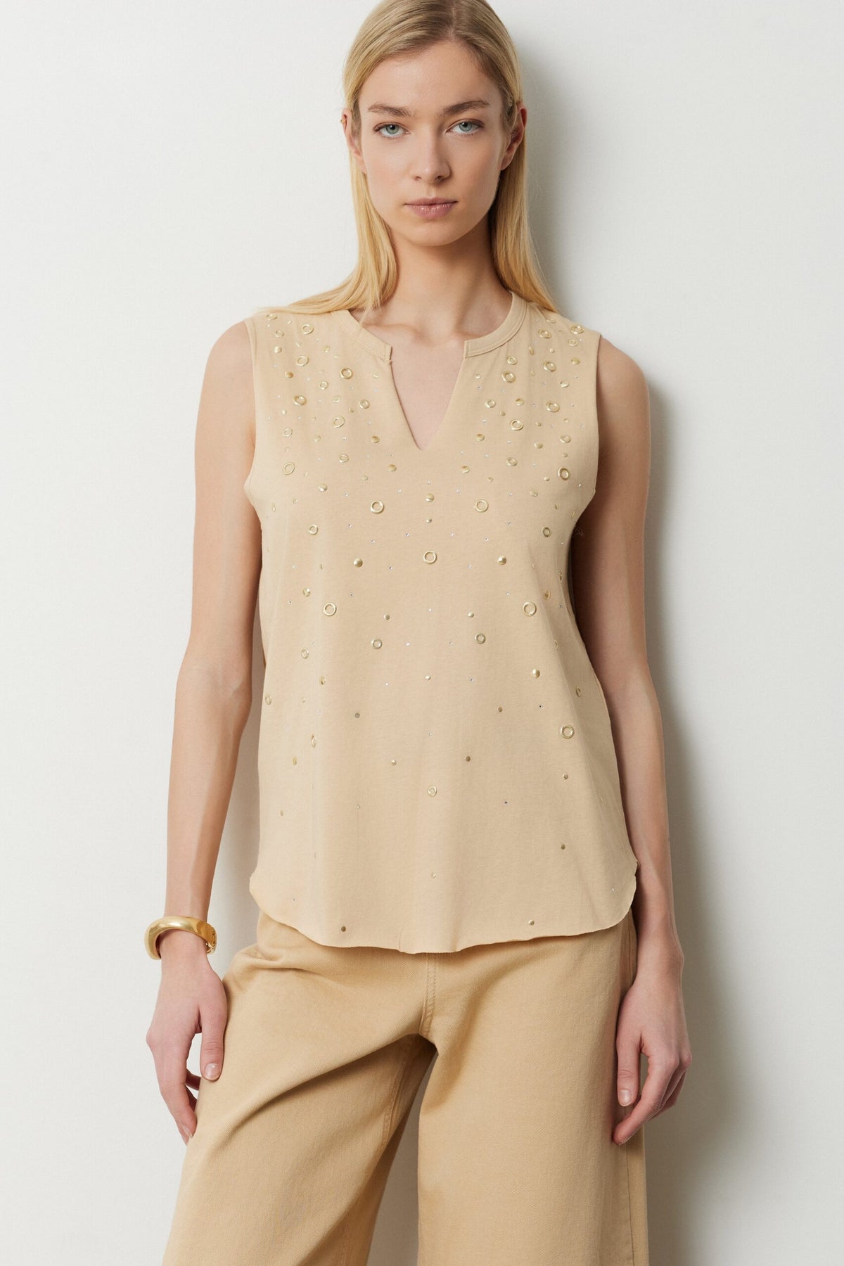 BSB Sleeveless V top with rhinestones