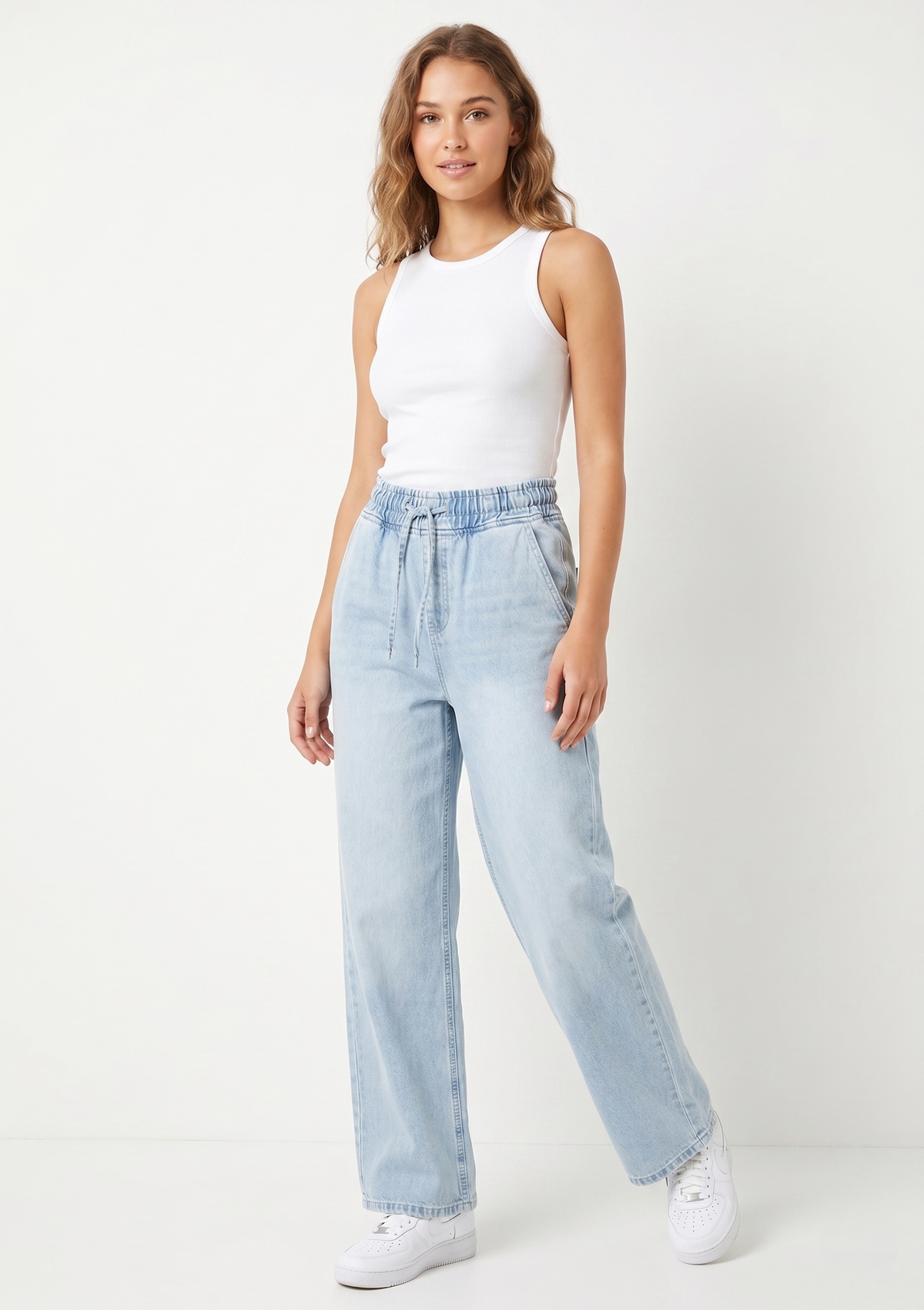 FOREVER 21 High-Waisted Light-Wash Pull-On Wide-Leg Denim Joggers