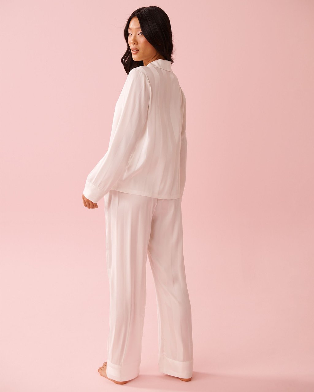 La vie en Rose Striped Long Sleeve Satin Pajama Set