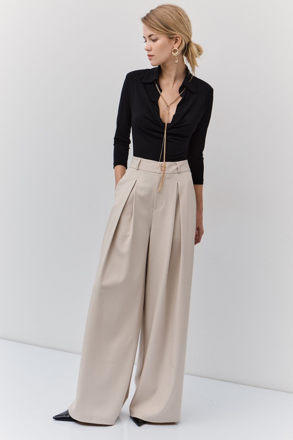 BSB Draped blouse with chain