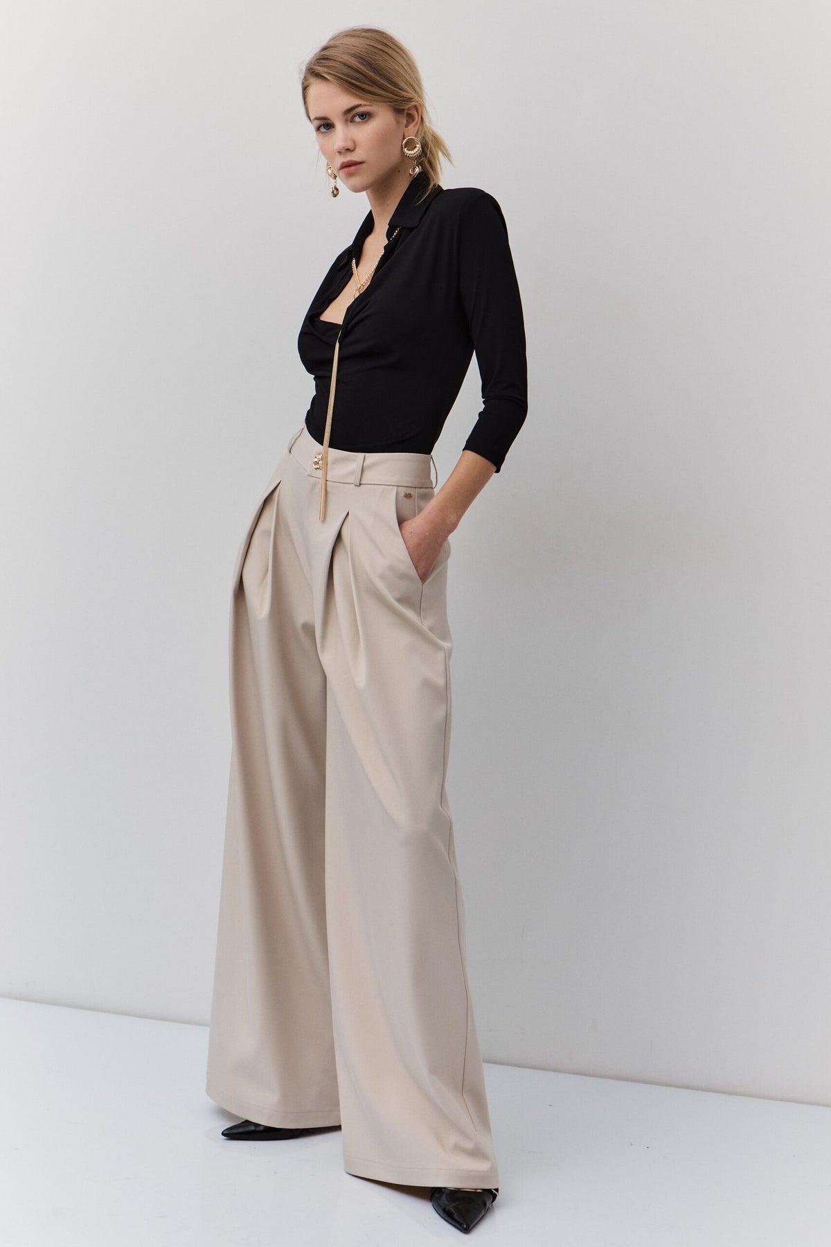 BSB Draped blouse with chain