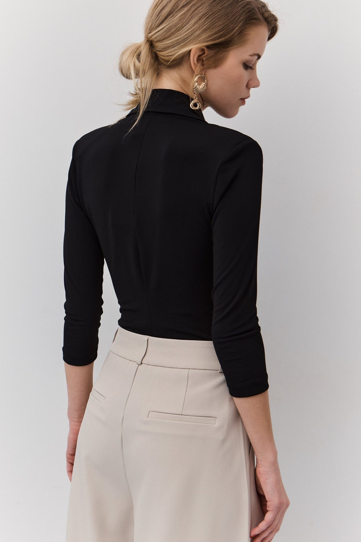 BSB Draped blouse with chain