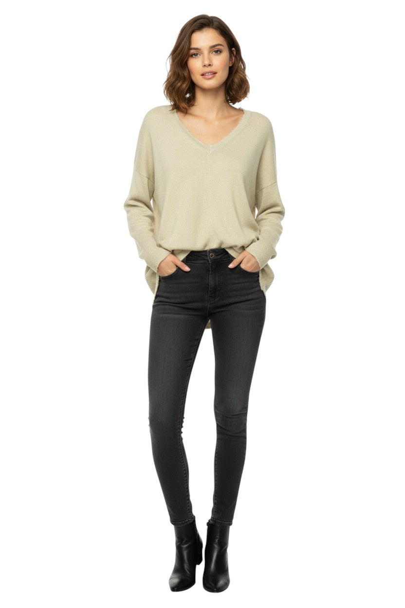 BSB Sweater with long sleeves V neckline