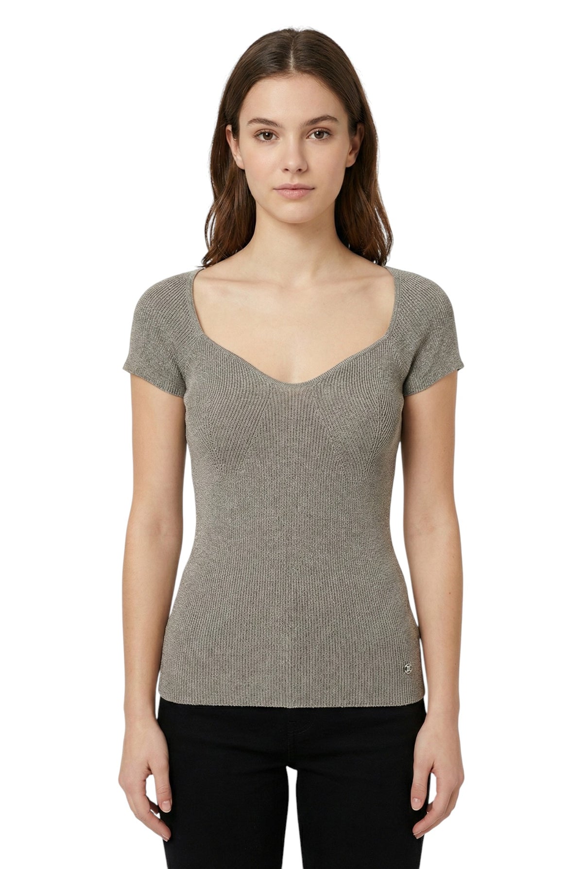 BSB Shortsleeve sweater with a unique neckline