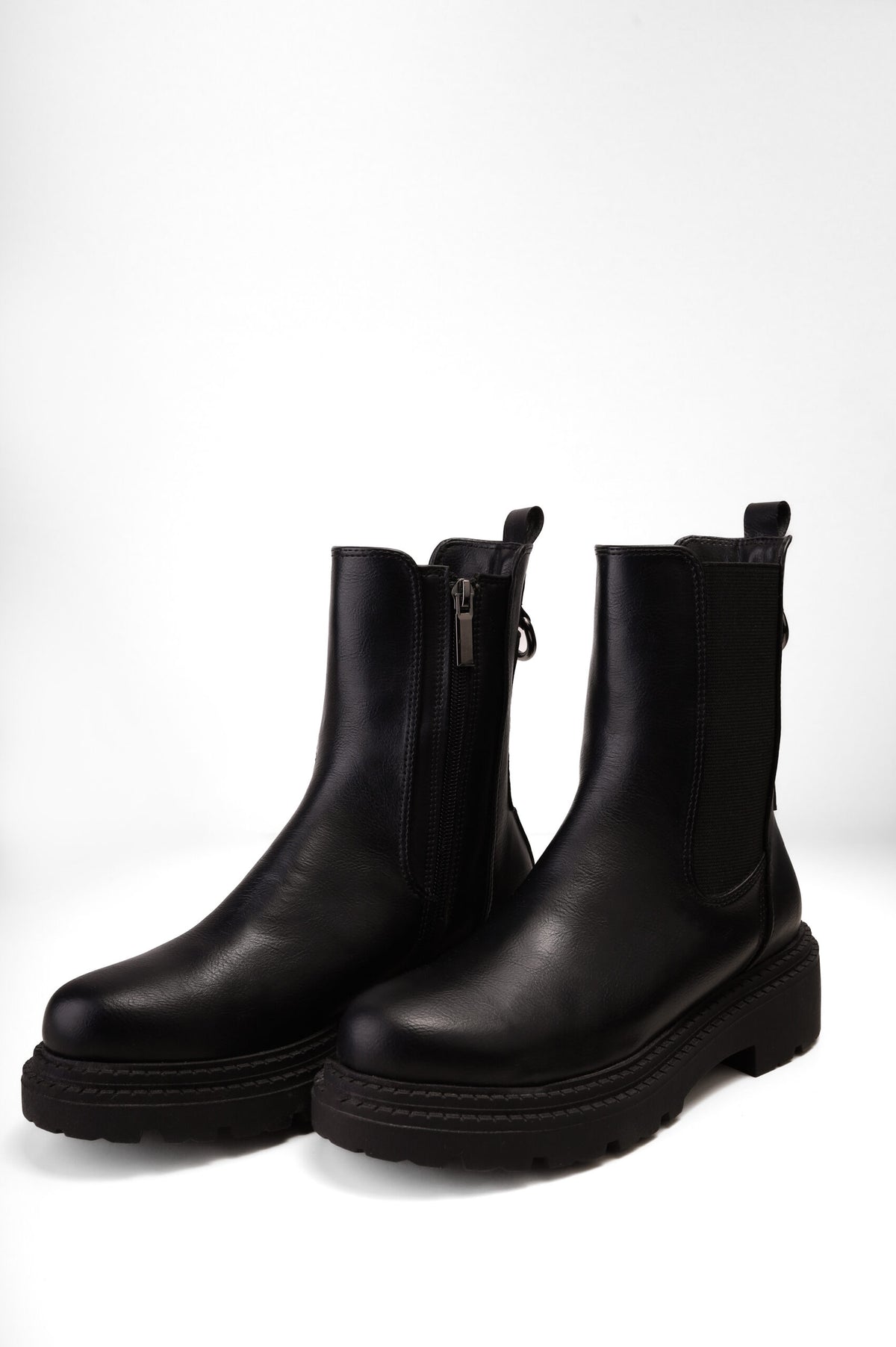 Forever 21 Sleek Lug-Sole Side-Zip Chelsea Boots