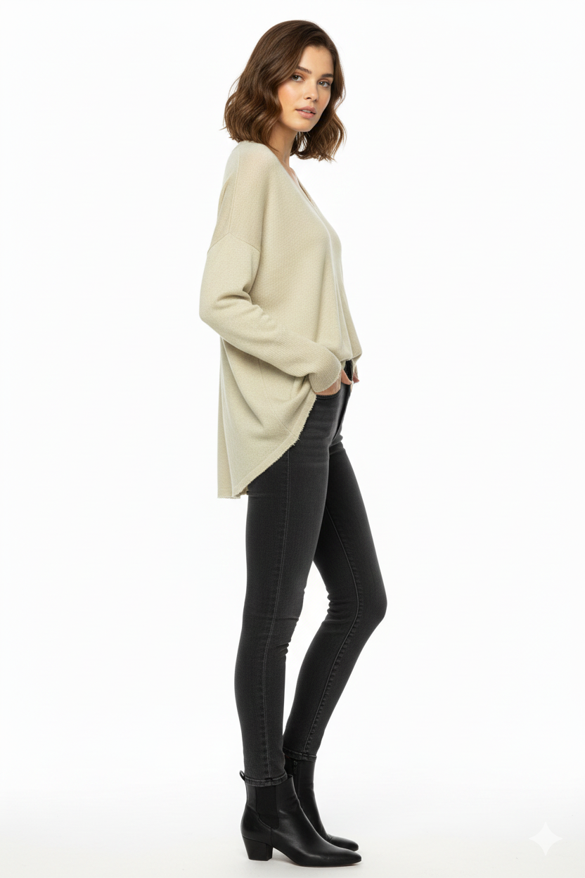 BSB Sweater with long sleeves V neckline