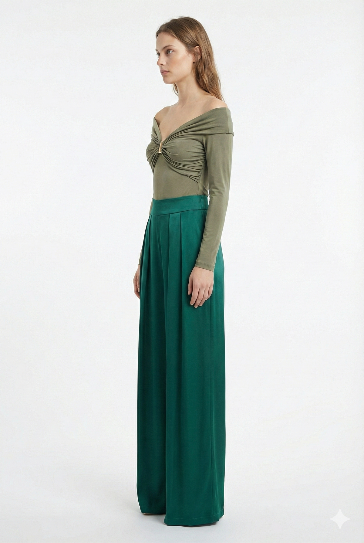 BSB Off-shoulders body with long sleeves