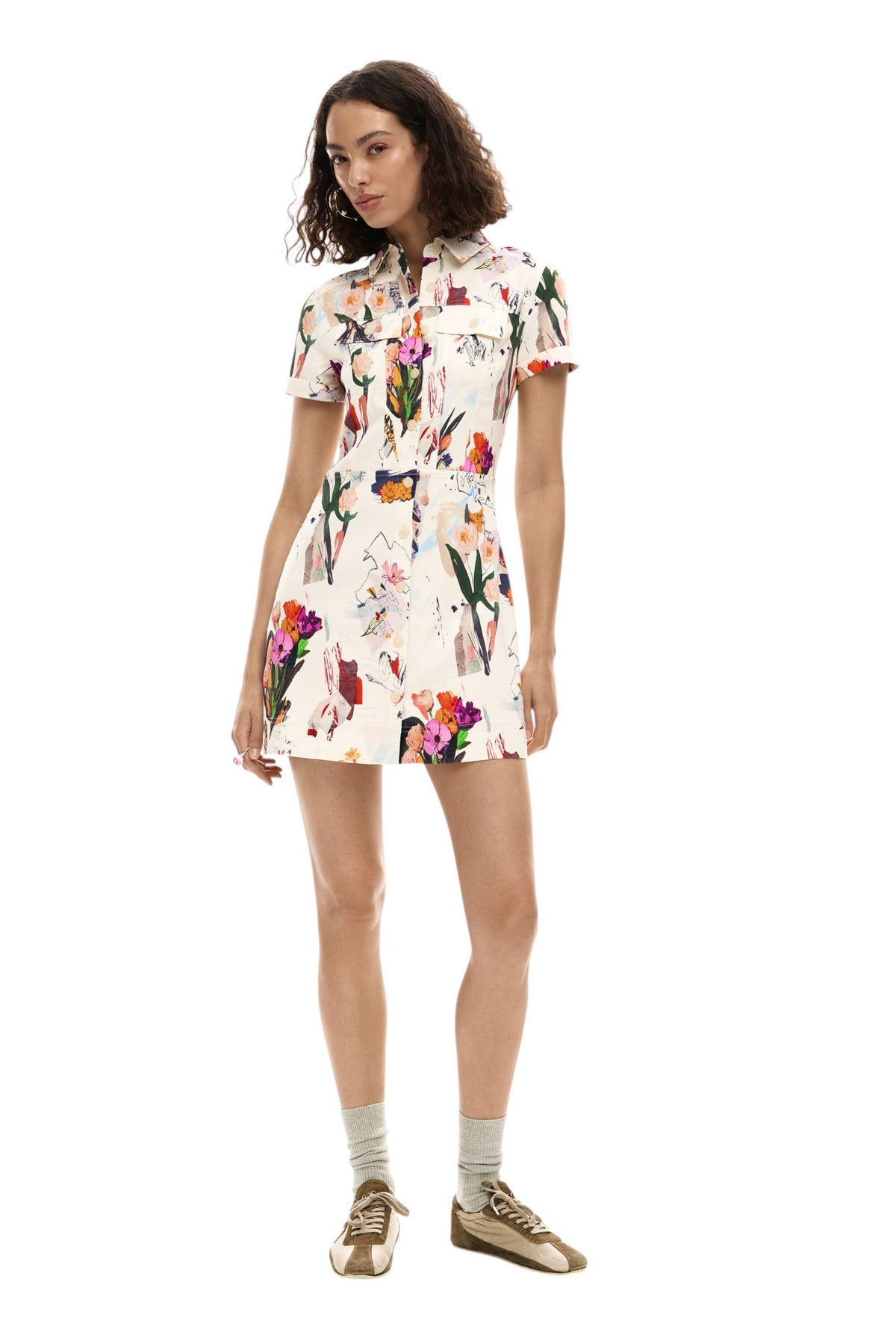 Desigual Short-sleeved dress with buttons, made of stretch fabric and with a collage-style print with flowers