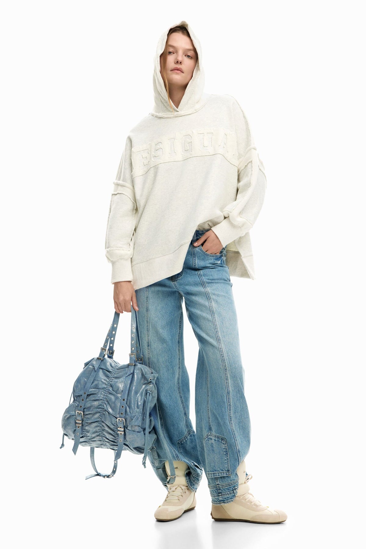 Desigual Medium-sized backpack made of blue denim fabric with a ruched finish on the front.