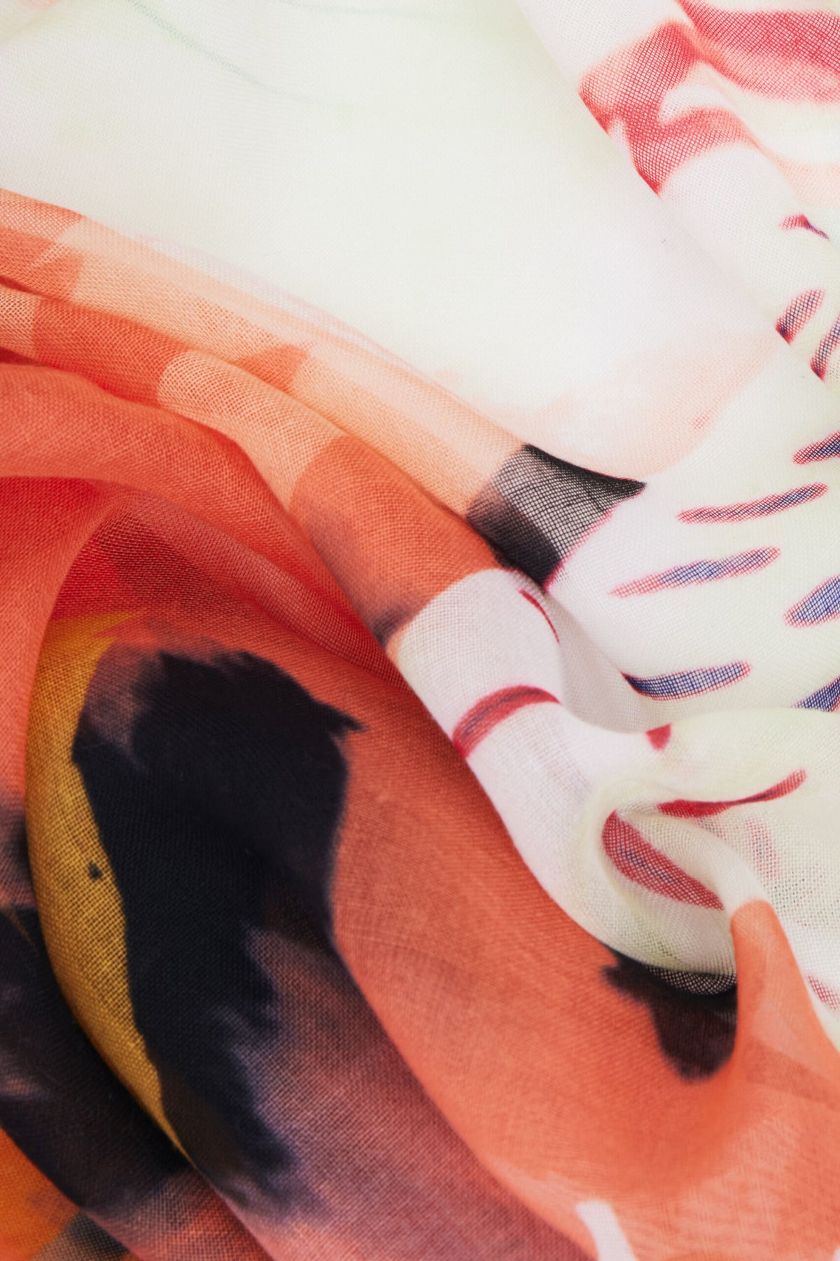 Desigual Rectangular scarf made of lightweight fabric