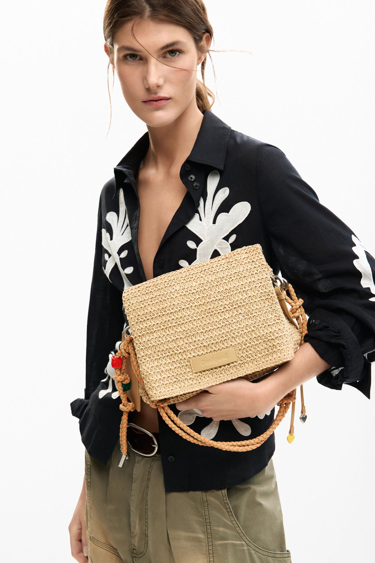 Desigual Medium raffia bag with a rectangular shape