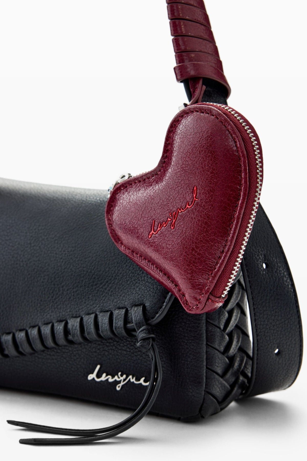 Desigual Medium shoulder bag with a slightly extendable handle