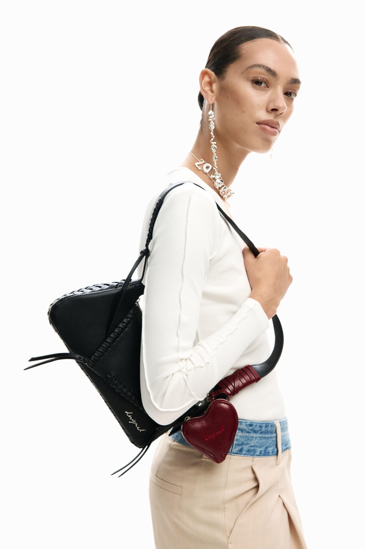 Desigual Medium shoulder bag with a slightly extendable handle