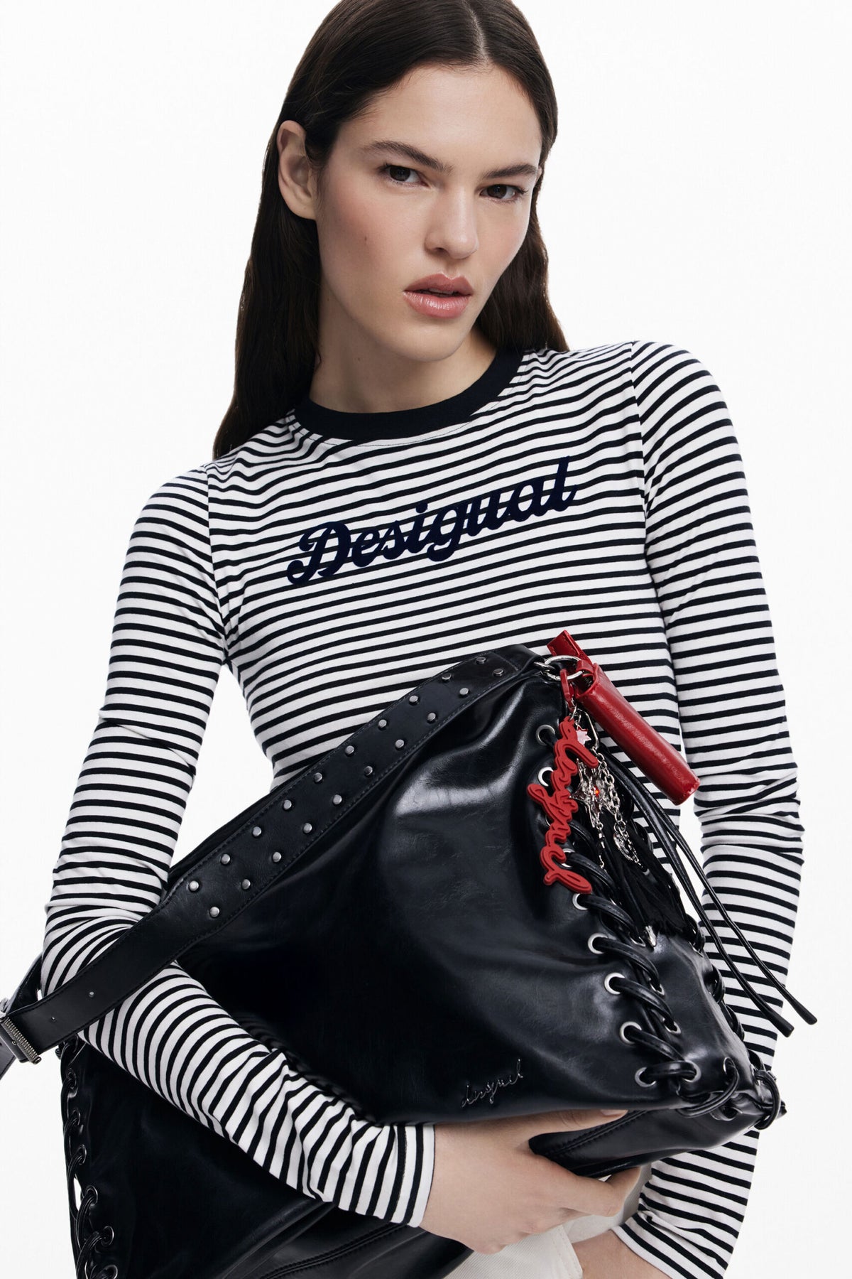 Desigual Bolso de hombro en tejido efecto piel con acabado brillante