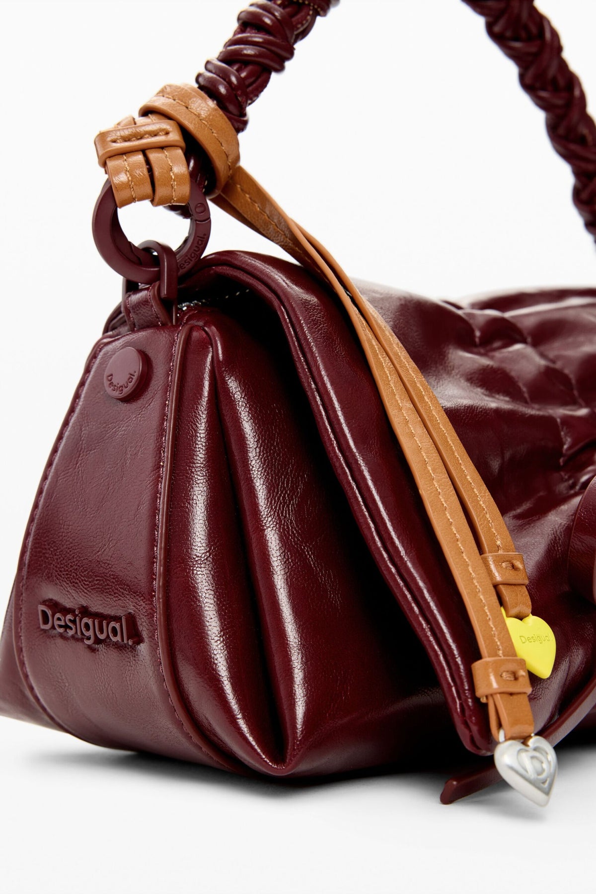 Desigual Bolso pequeño rectangular con acabado brillante
