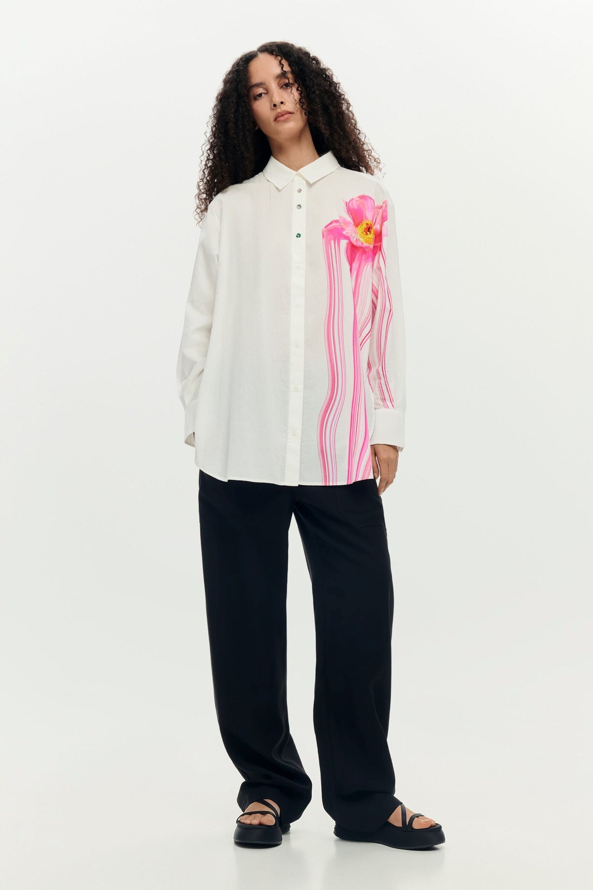 Desigual Oversize-cut shirt in a solid color with a large flower print