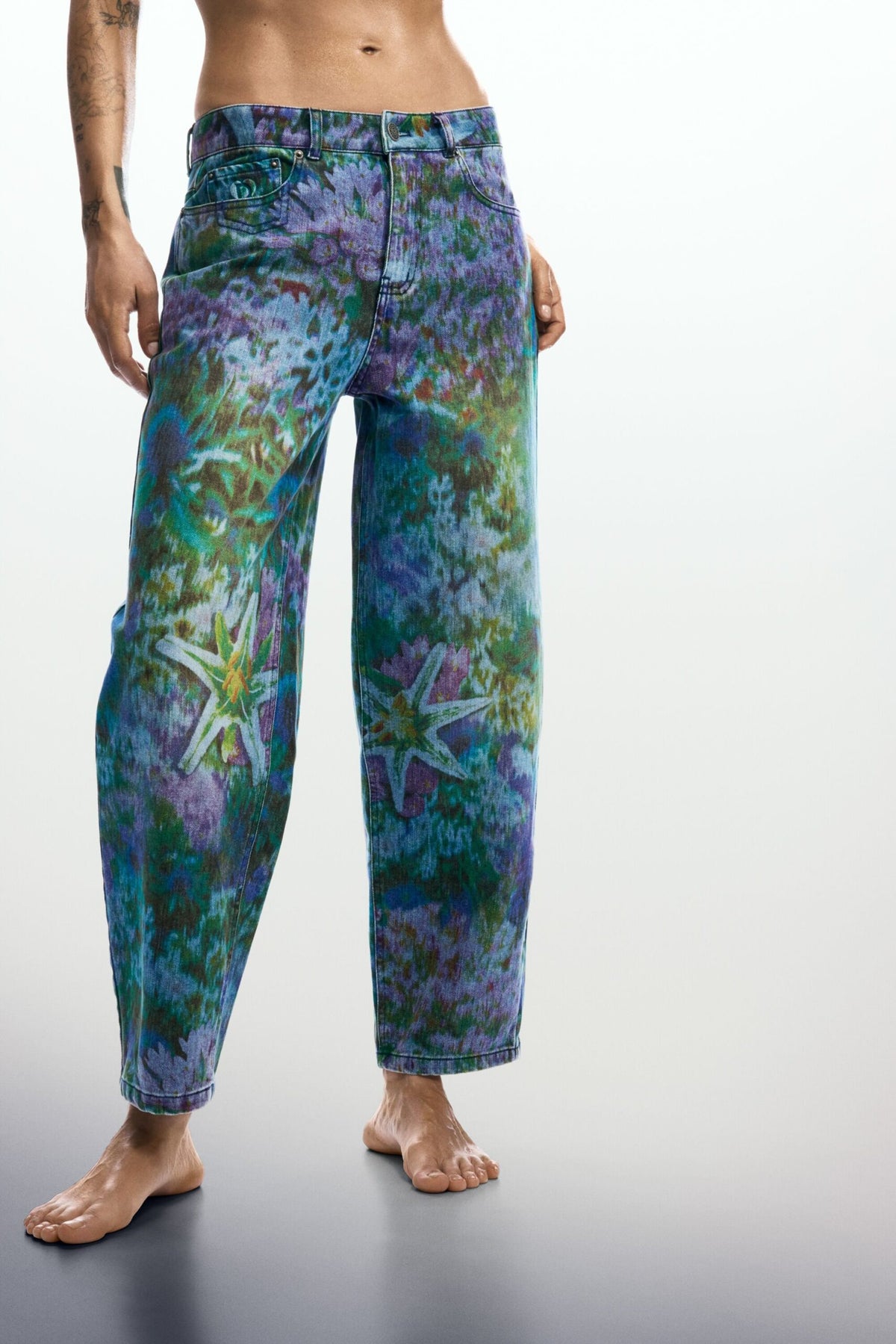 Desigual Baggy-cut trousers with embossed logo on the front pocket