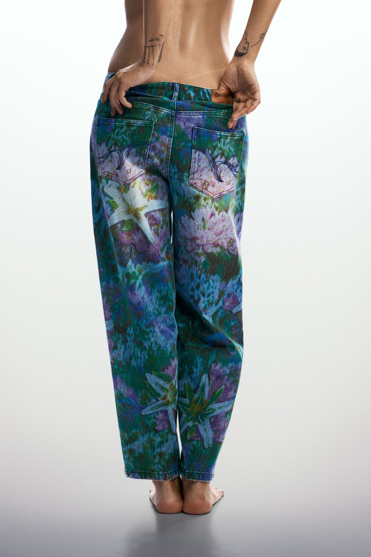 Desigual Baggy-cut trousers with embossed logo on the front pocket