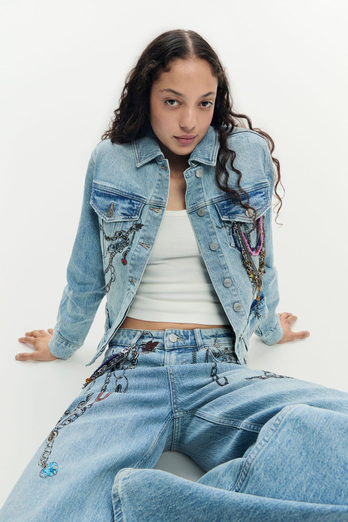Desigual Regular-fit denim jacket in blue denim with contrasting graphic print