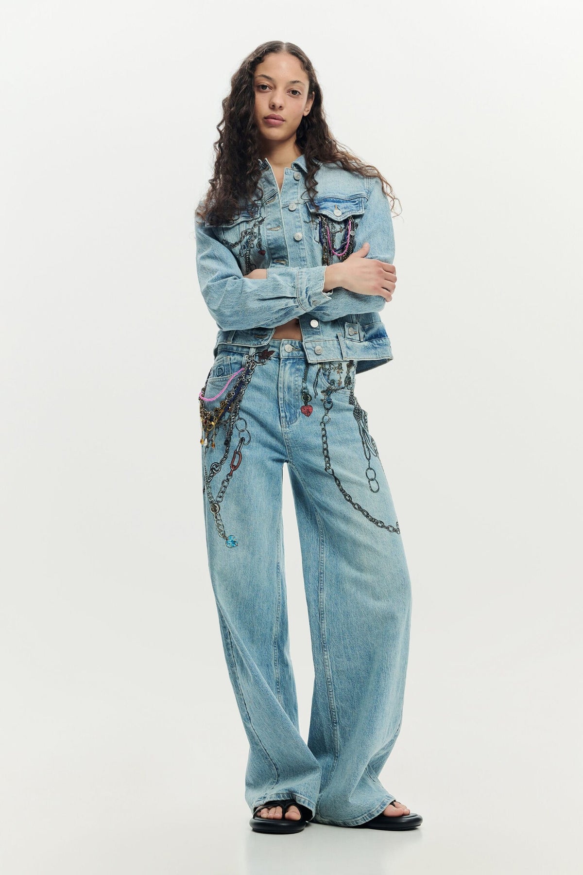 Desigual Regular-fit denim jacket in blue denim with contrasting graphic print