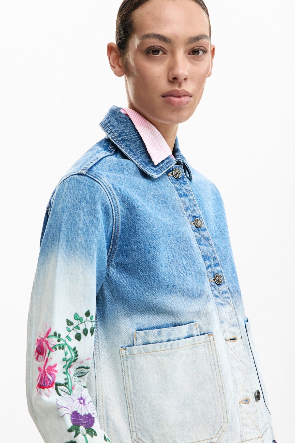 Desigual Long-sleeved denim jacket with colorful embroidered flowers on the sleeves