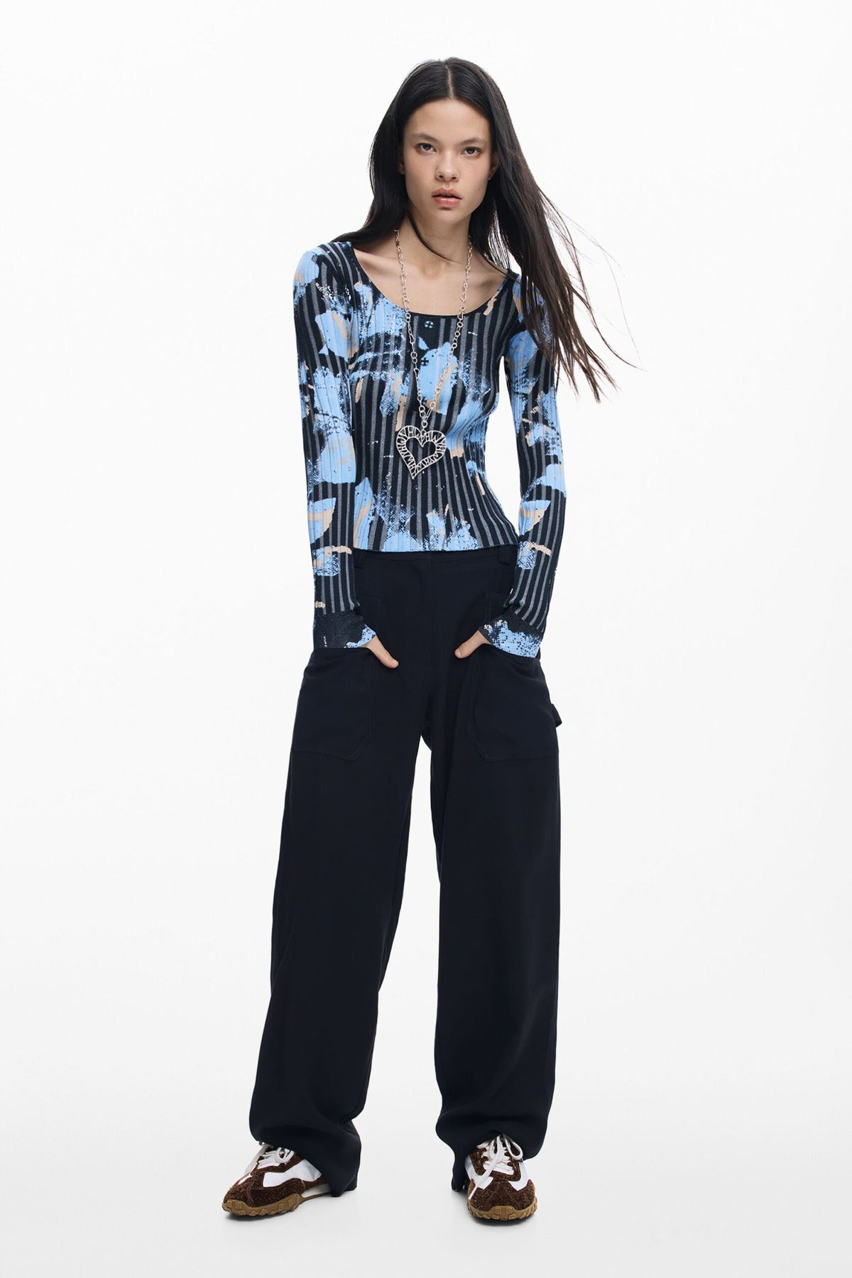 Desigual Fine sweater with open neckline, V-neck with three buttons