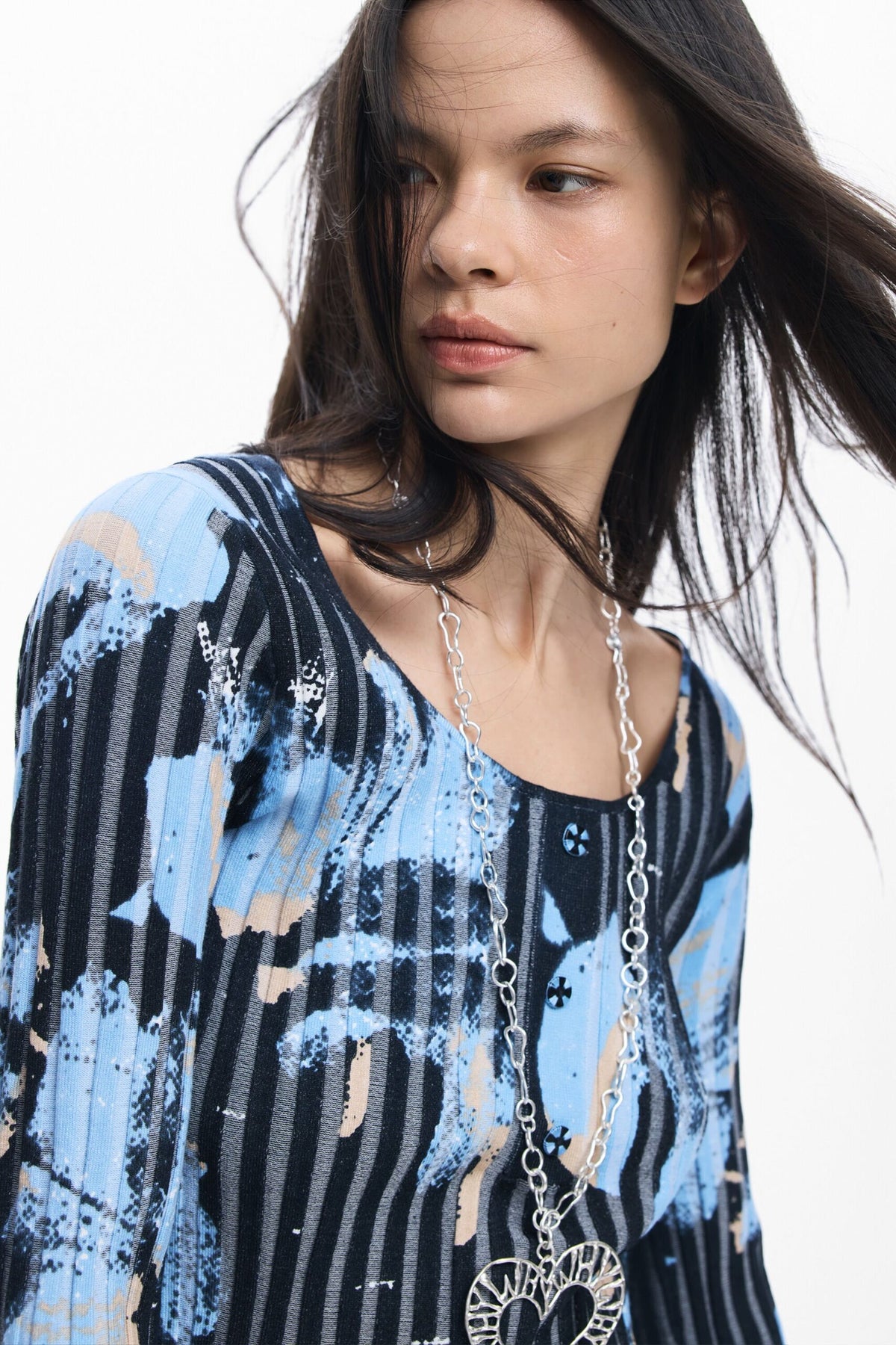 Desigual Fine sweater with open neckline, V-neck with three buttons