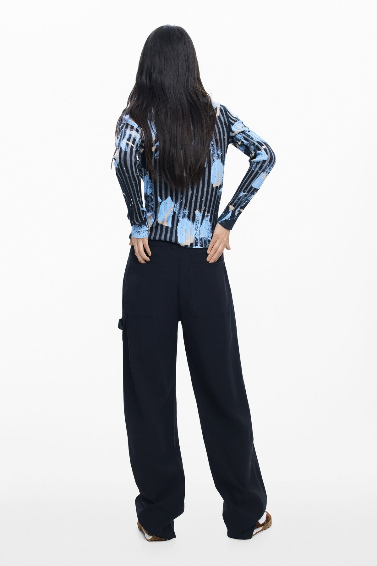 Desigual Fine sweater with open neckline, V-neck with three buttons