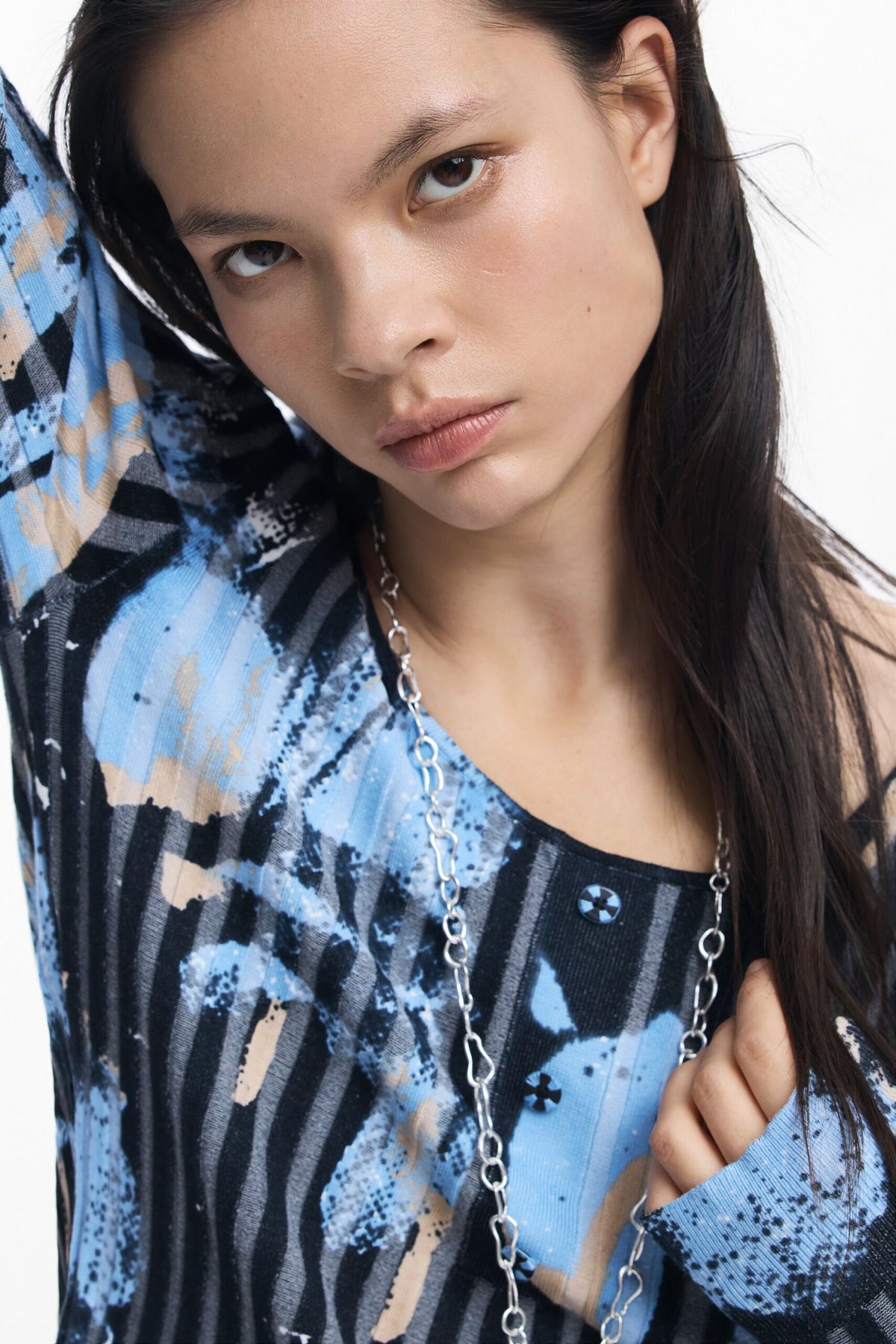 Desigual Fine sweater with open neckline, V-neck with three buttons
