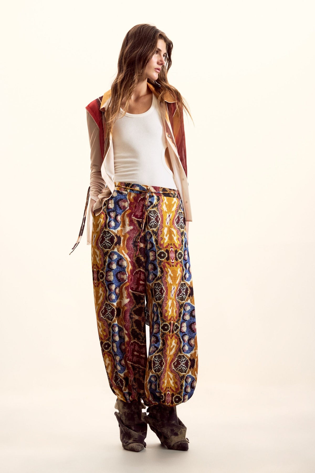 Desigual Palazzo-cut pants made of fluid fabric with an ethnic-style print