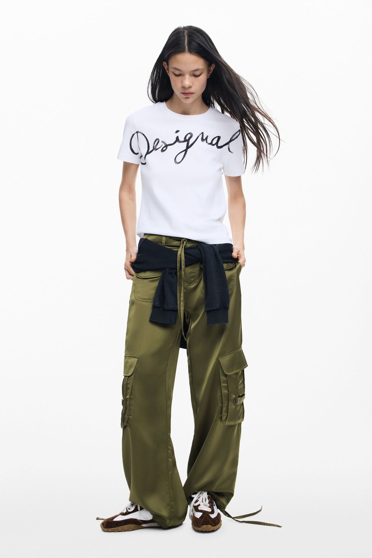 Desigual knit T-shirt with round neck and short sleeves Fabric with a blend of cotton