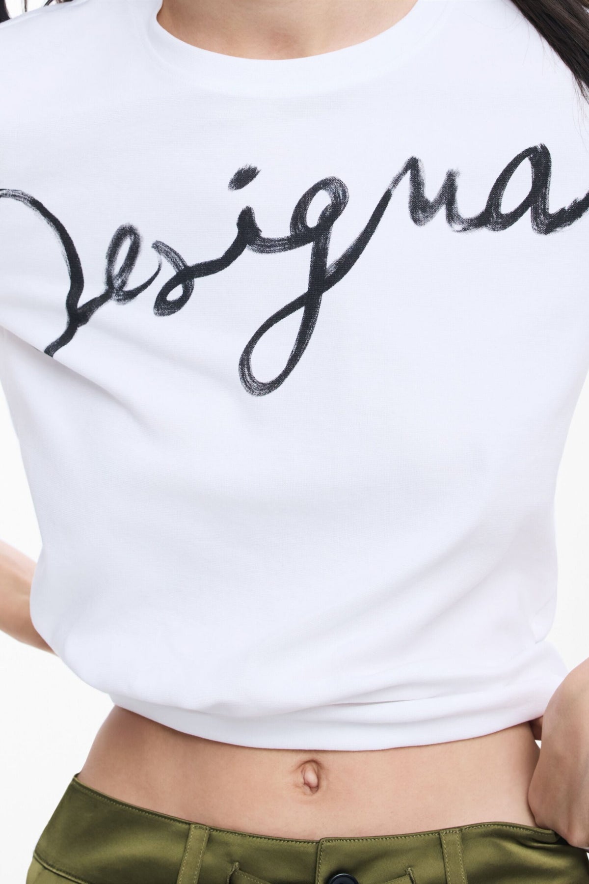 Desigual knit T-shirt with round neck and short sleeves Fabric with a blend of cotton