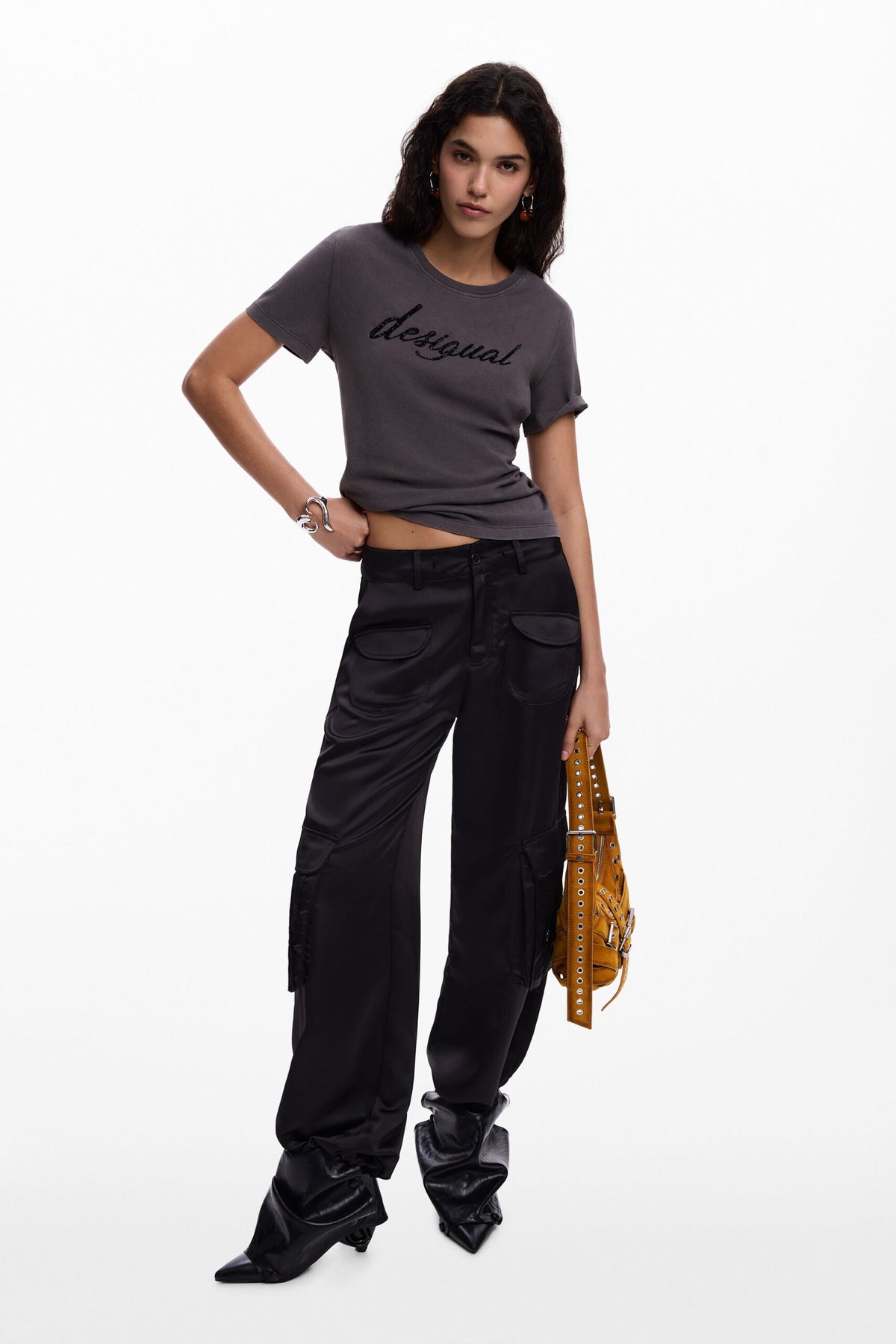 Desigual Regular-fit T-shirt with embroidered logo with appliqués on the front
