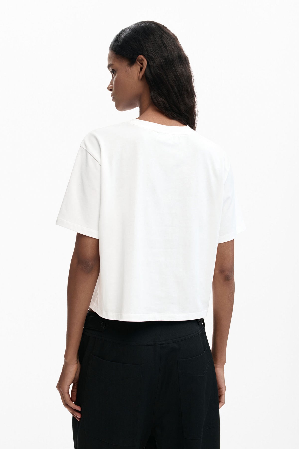 Desigual Short-sleeved T-shirt with a loose fit in a solid colour with Desigual text print
