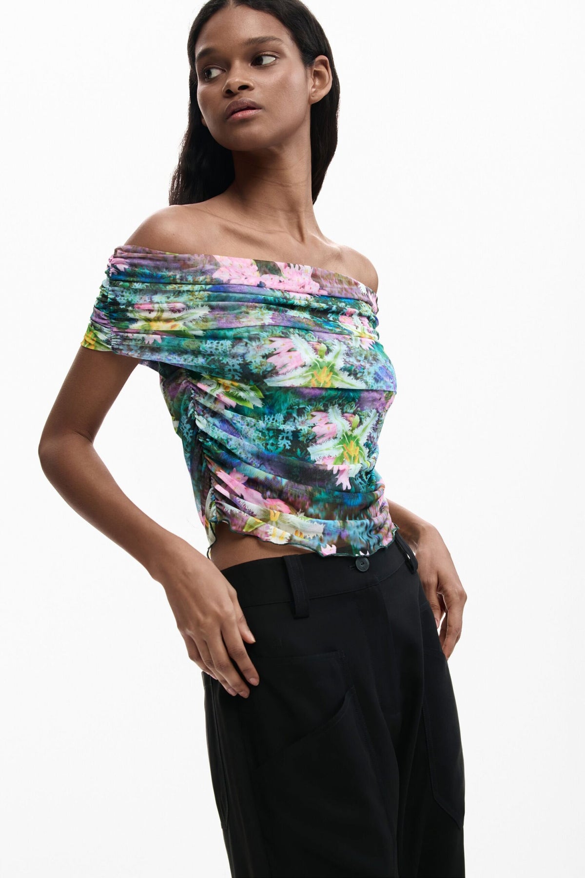 Desigual Sleeveless top with boat neckline made of tulle fabric with inner lining