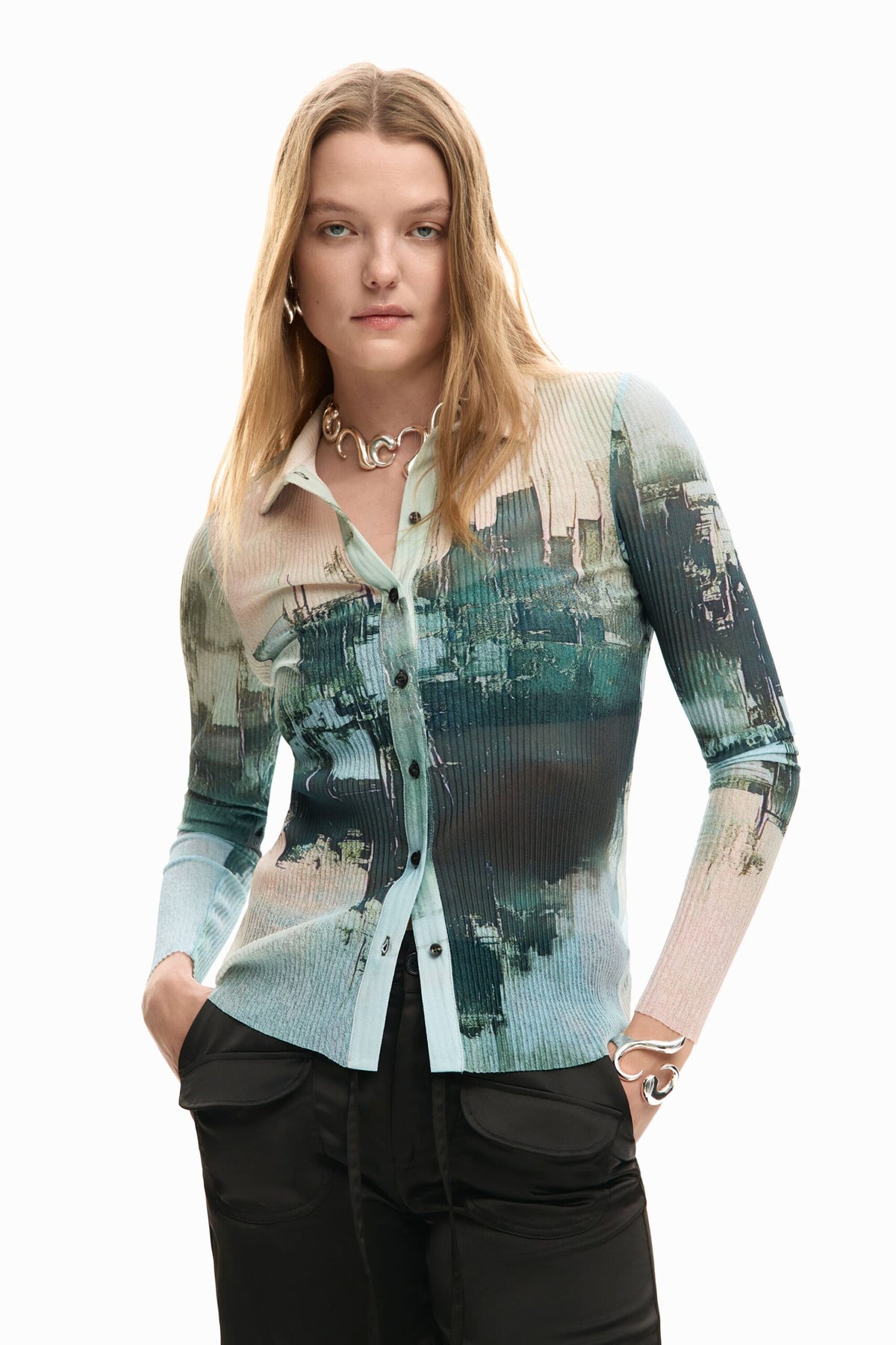 Desigual Fitted buttoned Top with photographic-style print and textured fabric.