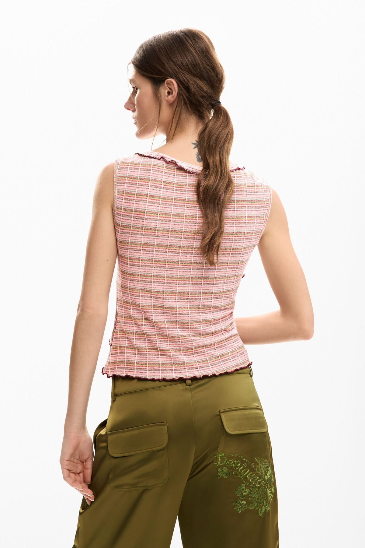 Desigual Sleeveless T-shirt made of lightweight fabric with ruffles and scalloped