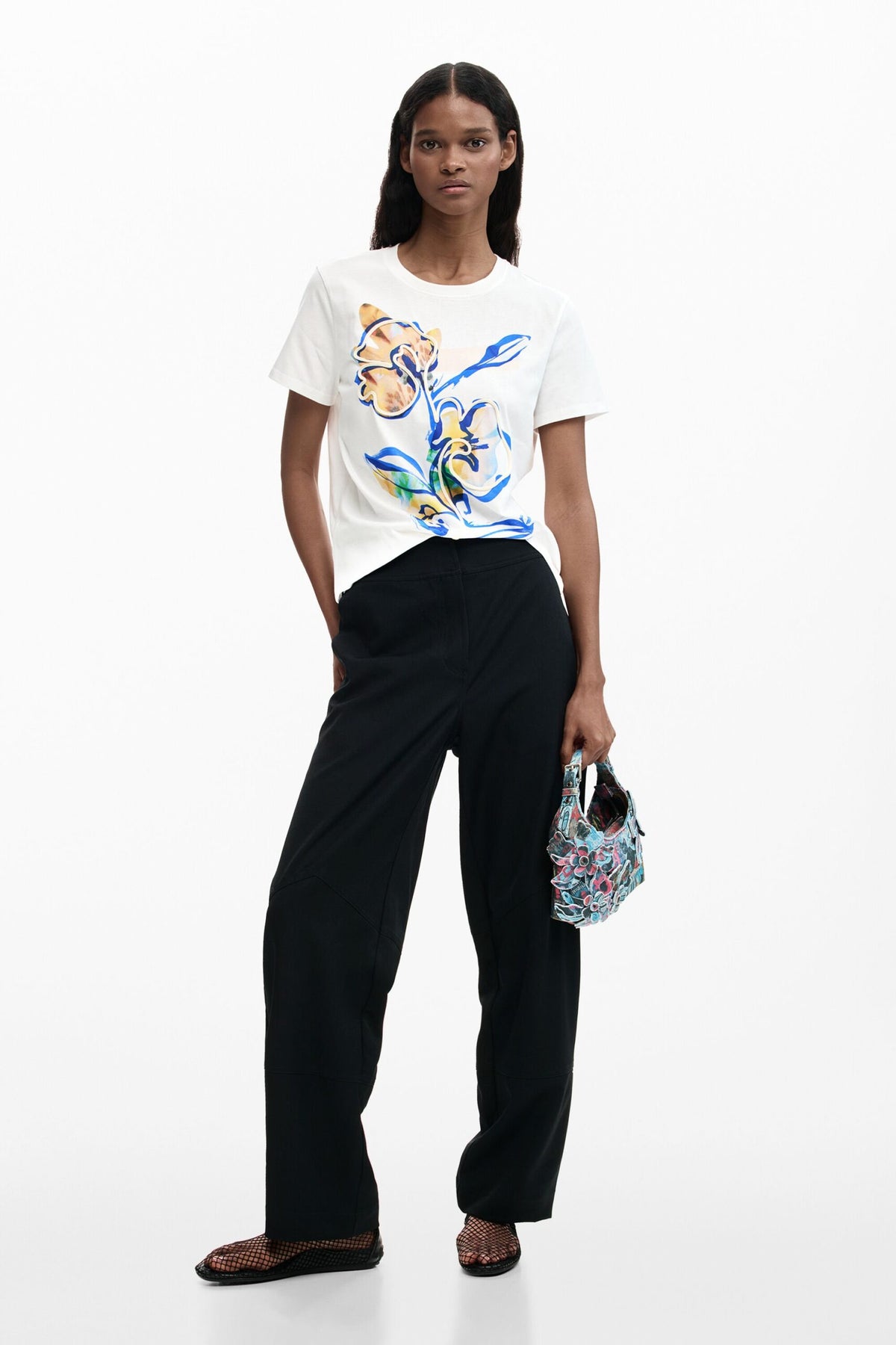 Desigual Short-sleeved regular-fit T-shirt with plain background and contrasting