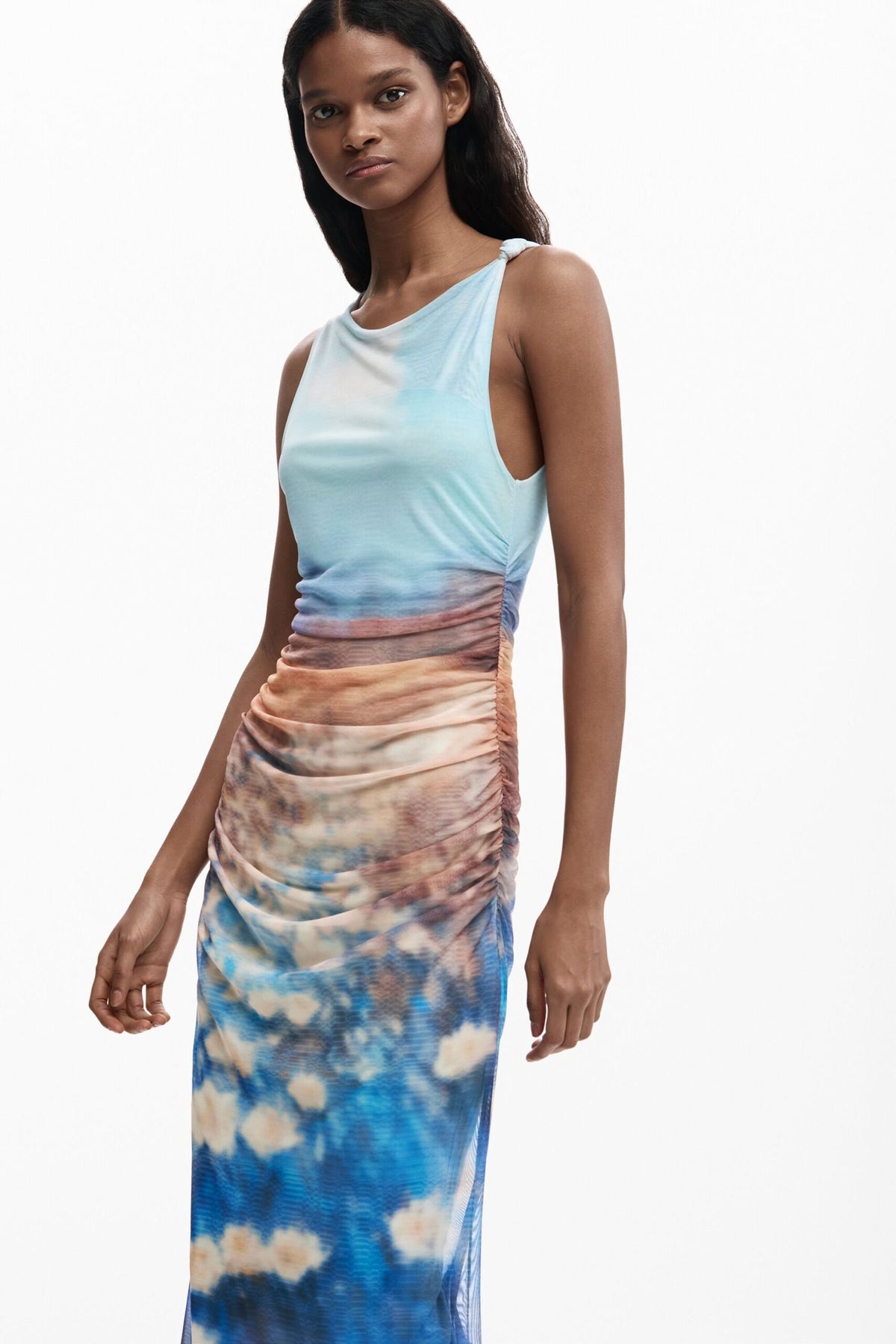Desigual Sleeveless dress made of tulle fabric with draping and impressionist